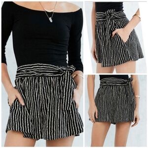 UO Silence + Noise Stripe Tie Waist Shorts Small